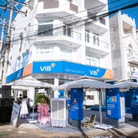 khai truong vib trang bang 1