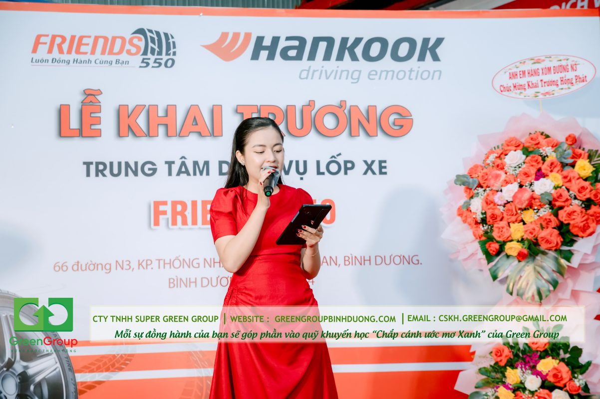 MC dẫn chương trình khai trương trung tâm dịch vụ lốp xe
