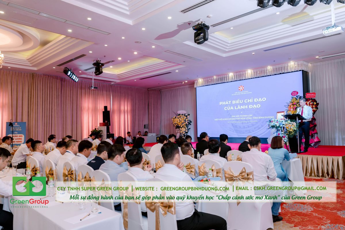 đại diện lên phát biểu