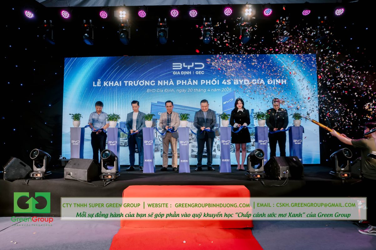 làm lễ cắt băng khai trương
