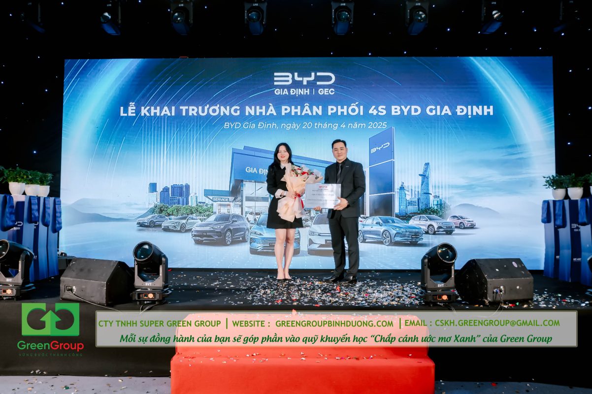 tặng hoa cho khách hàng